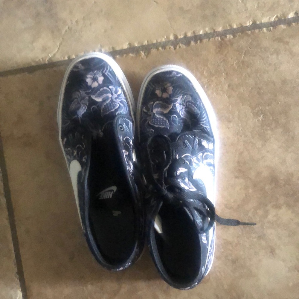 Nike shoes woman’s 6.5